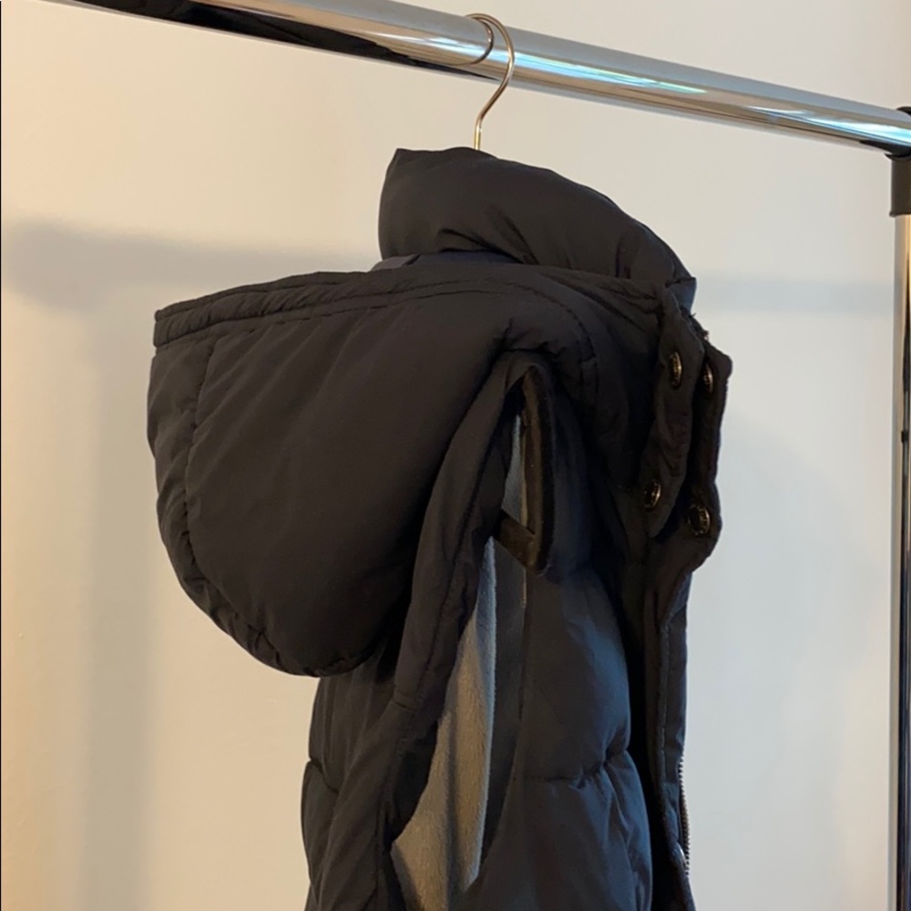 A&F Puffer Vest - Picture 3 of 4
